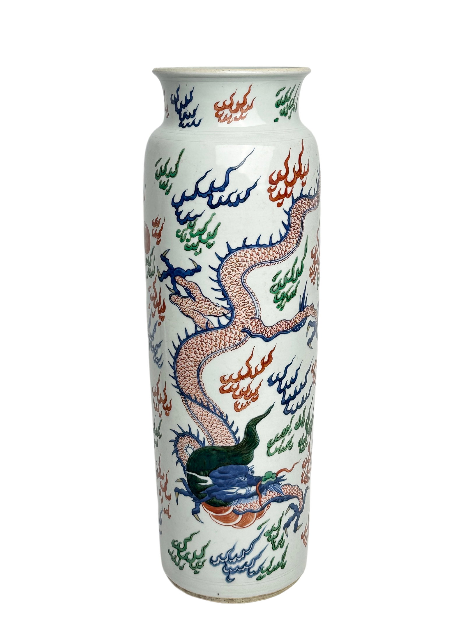 A Chinese blue-and-white cylindrical vase with dragon pattern, Ming Dynasty Pr.: Size:(Height43.5cm, Mouth Diameter12.5cm) Shipping:EU\HK\USA Ondoor shipping estimation:135EUR Condition:(Good Condition, No Hairlines, No Cracks, No Repairment Checked by UV&Strong Light, Age Traces)
