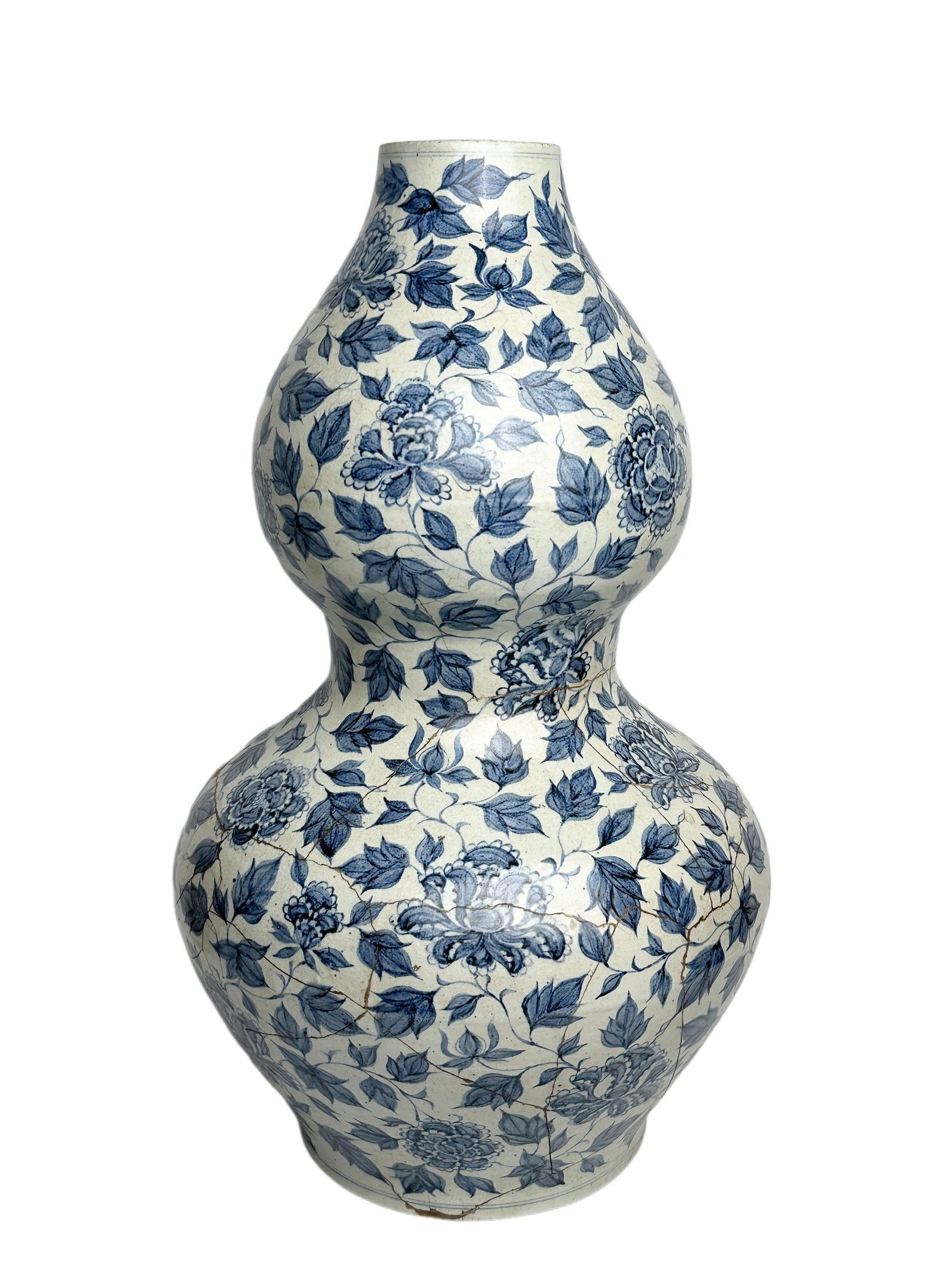 A Chinese Blue and white gourd vase with entwined floral, Ming Dynasty Pr.: Size:(Height54.5cm, Mouth Diameter9cm) Shipping:EU\HK\USA Ondoor shipping estimation:115EUR Condition:(Not in Good Condition) Terms:(It is the Buyer's responsibility to inspect each lot and deem