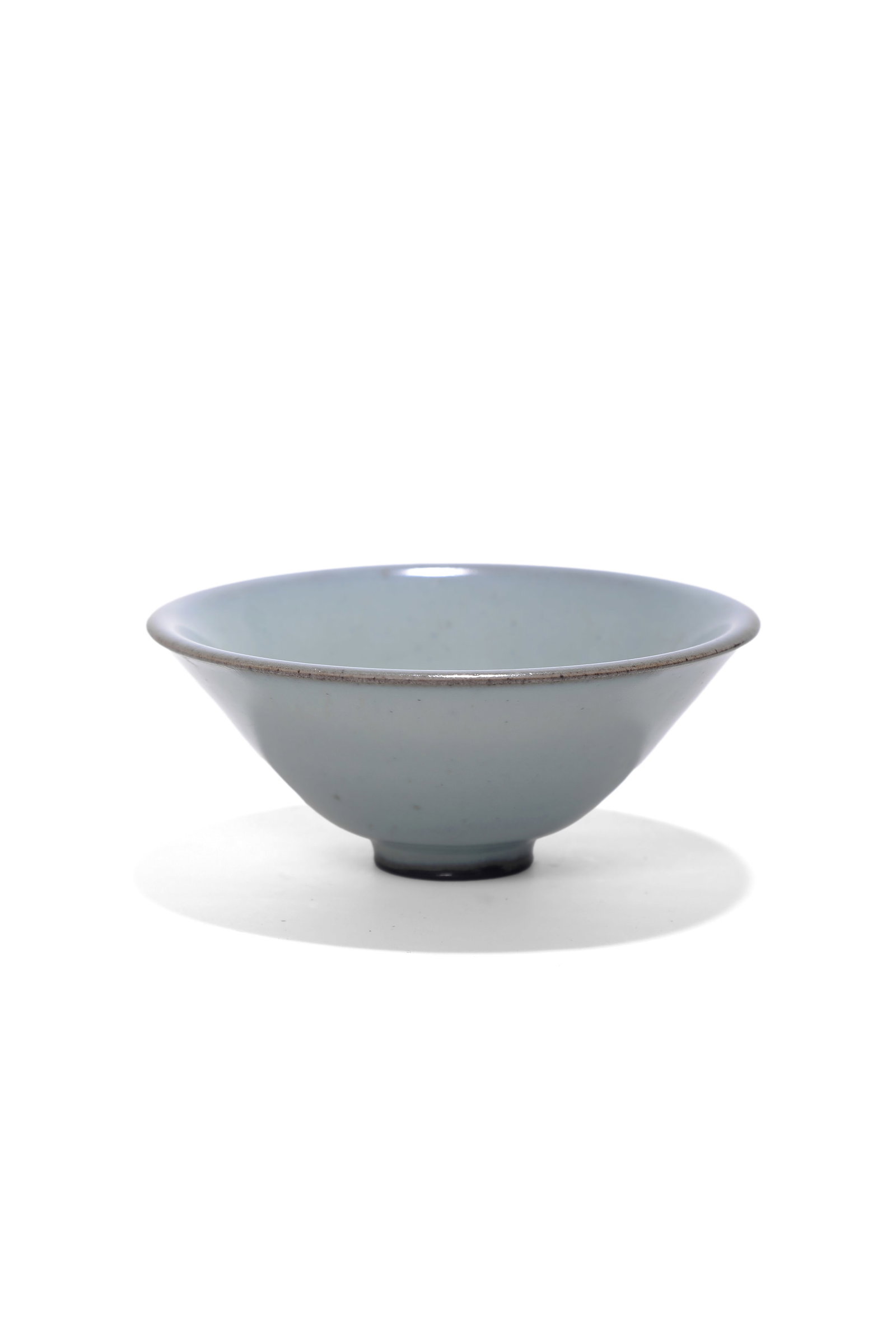A Chinese Ancient Celadon Conical Bowl, 12th?13th century Pr.: Size:(Diameter12cm) Shipping:EU\HK\USA Ondoor shipping estimation:105EUR Condition:(Good Condition, No Hairlines, No Cracks, No Repairment Checked by UV&Strong Light, Age Traces) Terms:(It is the