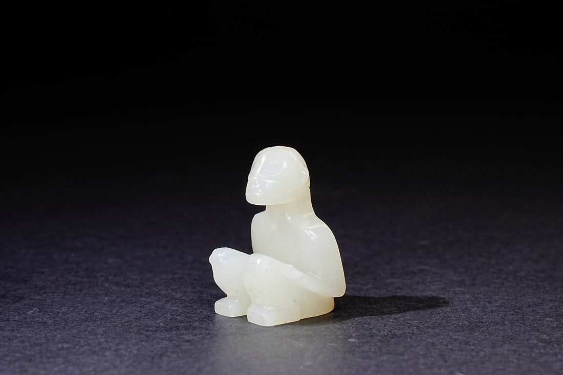 A Chinese jade ornament, 12th Pr.: Size:(Length1.7cm, Width1.7cm, Height2.6cm) Shipping:EU\HK\USA Ondoor shipping estimation:70EUR Condition:(Good Condition, No Repairment Checked by UV&Strong Light, Age Traces) Terms:(It is the