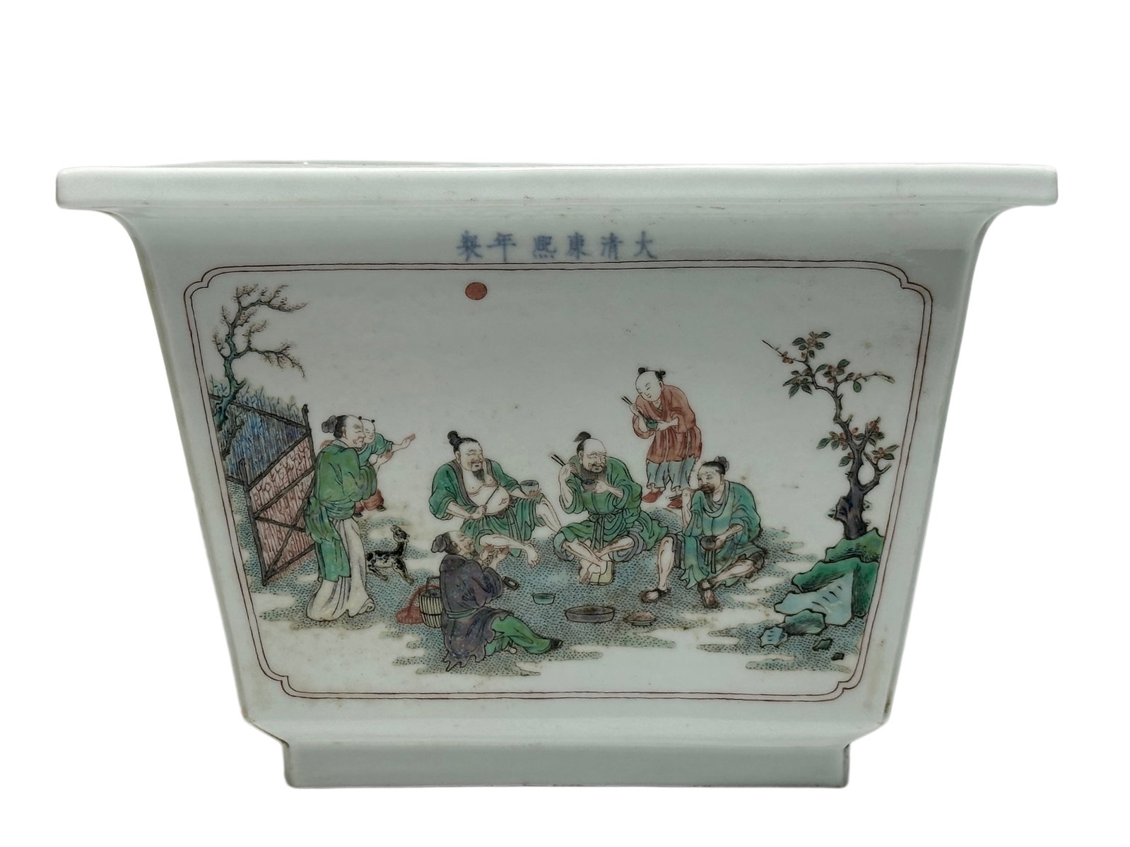 A Chinese rectangle shape flower pot with figurines painted, Kang Xi Pr.: Size:(Height22.5cm, Mouth Diameter33.2cm) Shipping:EU\HK\USA Ondoor shipping estimation:135EUR Condition:(Good Condition, No Hairlines, No Cracks, No Repairment Checked by UV&Strong Light, Age Traces)