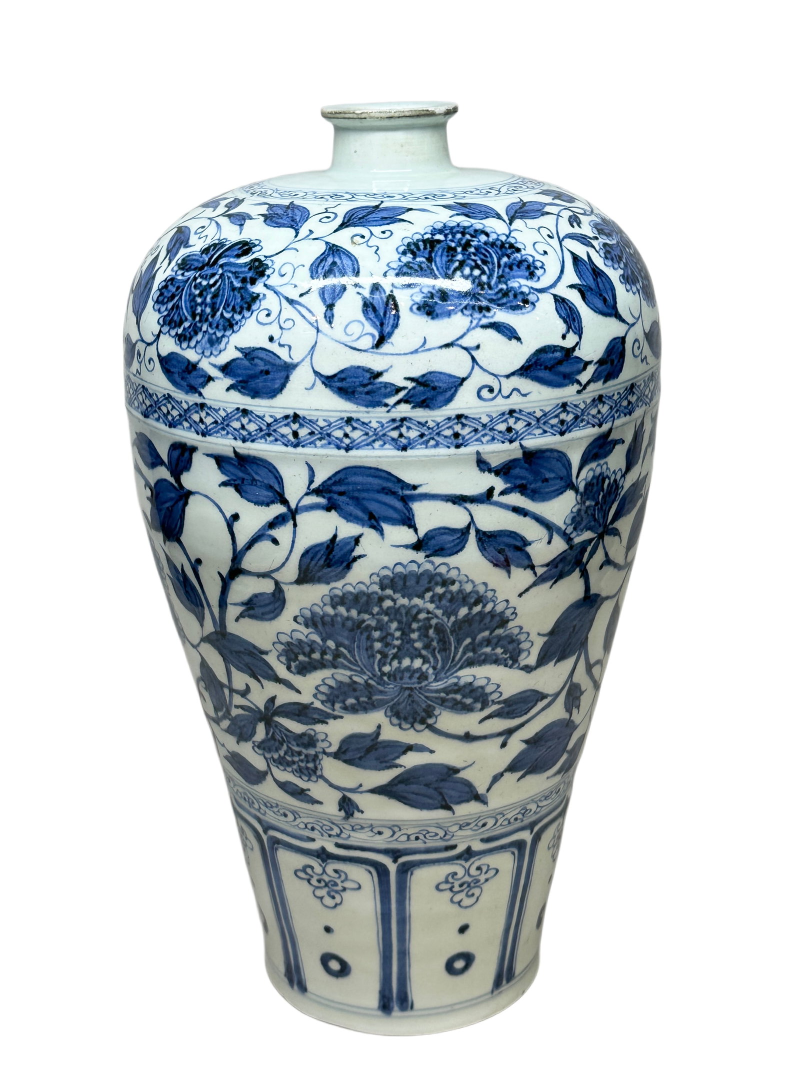 A large Chinese blue-and-white meiping vase, Ming Dynasty Pr. or earlier.: Size:(Height38.5cm, Mouth Diameter5.4cm) Shipping:EU\HK\USA Ondoor shipping estimation:115EUR Condition:(Good Condition, No Hairlines, No Cracks, No Repairment Checked by UV&Strong Light, Age Traces) 