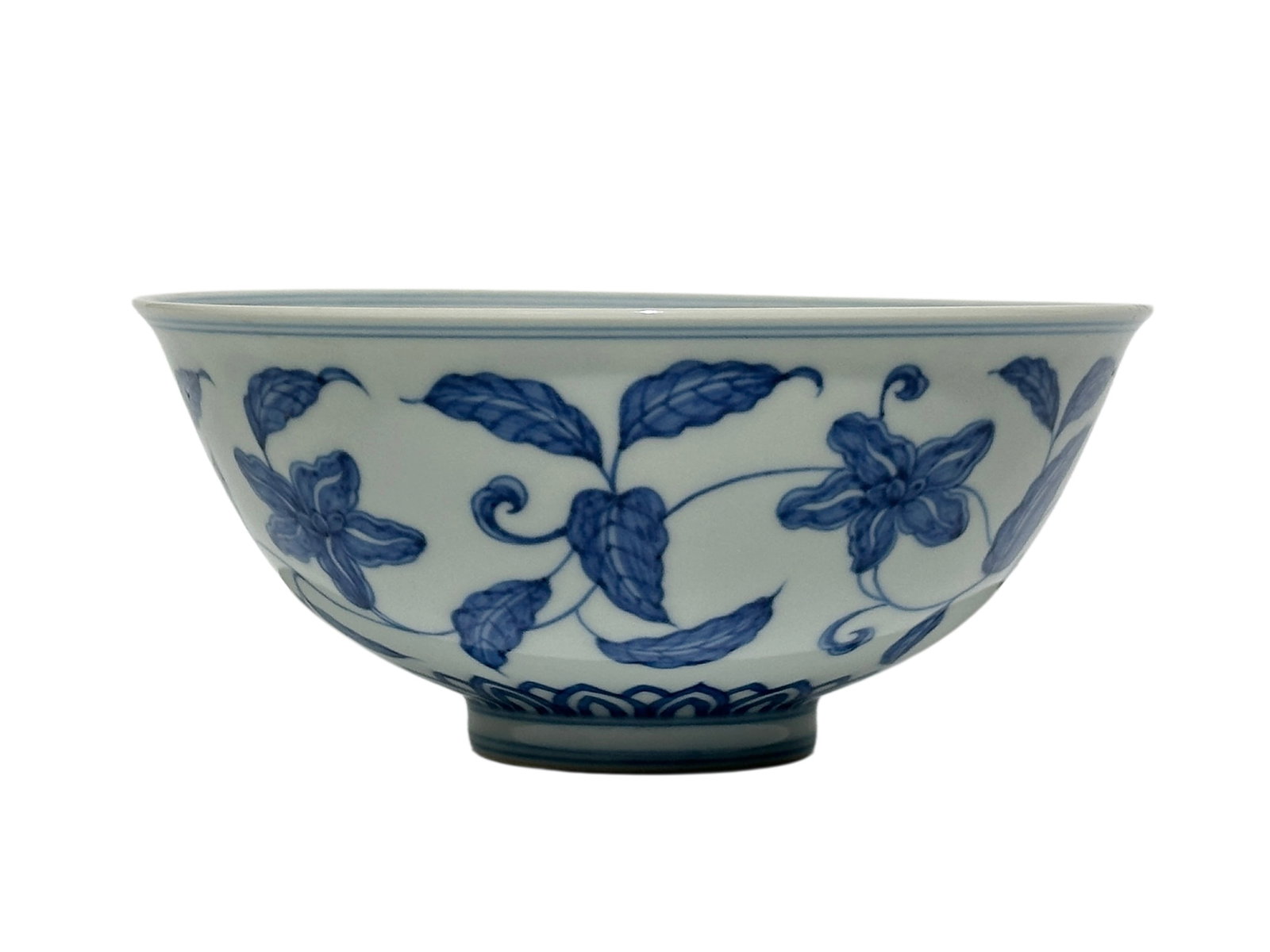 A Chinese Blue-and-white bowl with entwined floral pattern, Ming Dynasty Pr.: Size:(Height7.3cm, Mouth Diameter16.2cm) Shipping:EU\HK\USA Ondoor shipping estimation:135EUR Condition:(Good Condition, No Hairlines, No Cracks, No Repairment Checked by UV&Strong Light, Age Traces) 