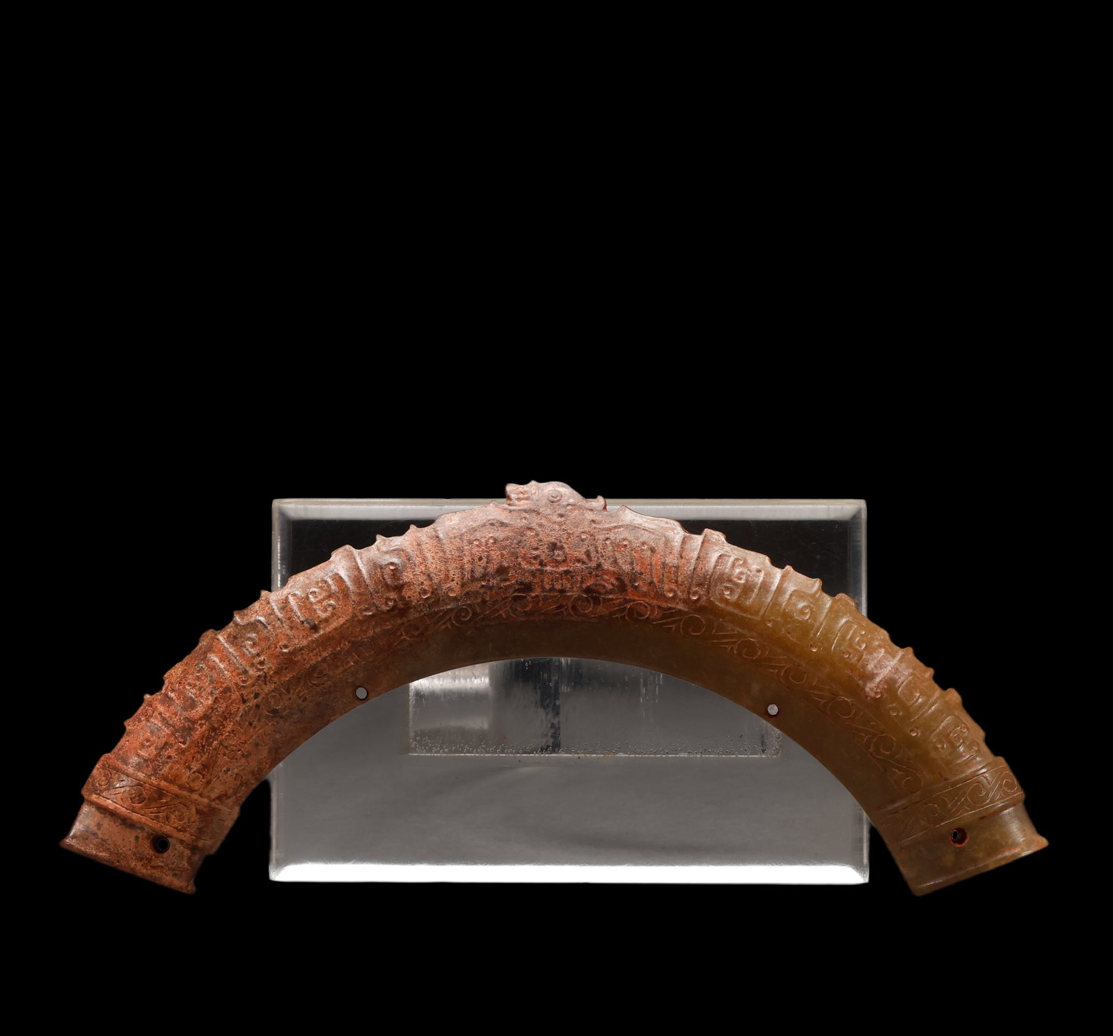 A Chinese Ancient Arched Jade Huang?Ornament, 11th?Century?BCE?8th?Century?BCE Pr.: Size:(Length14.5cm ) Shipping:EU\HK\USA Ondoor shipping estimation:70EUR Condition:(Good Condition, No Repairment Checked by UV&Strong Light, Age Traces) Terms:(It is the Buyer's responsibility to ins
