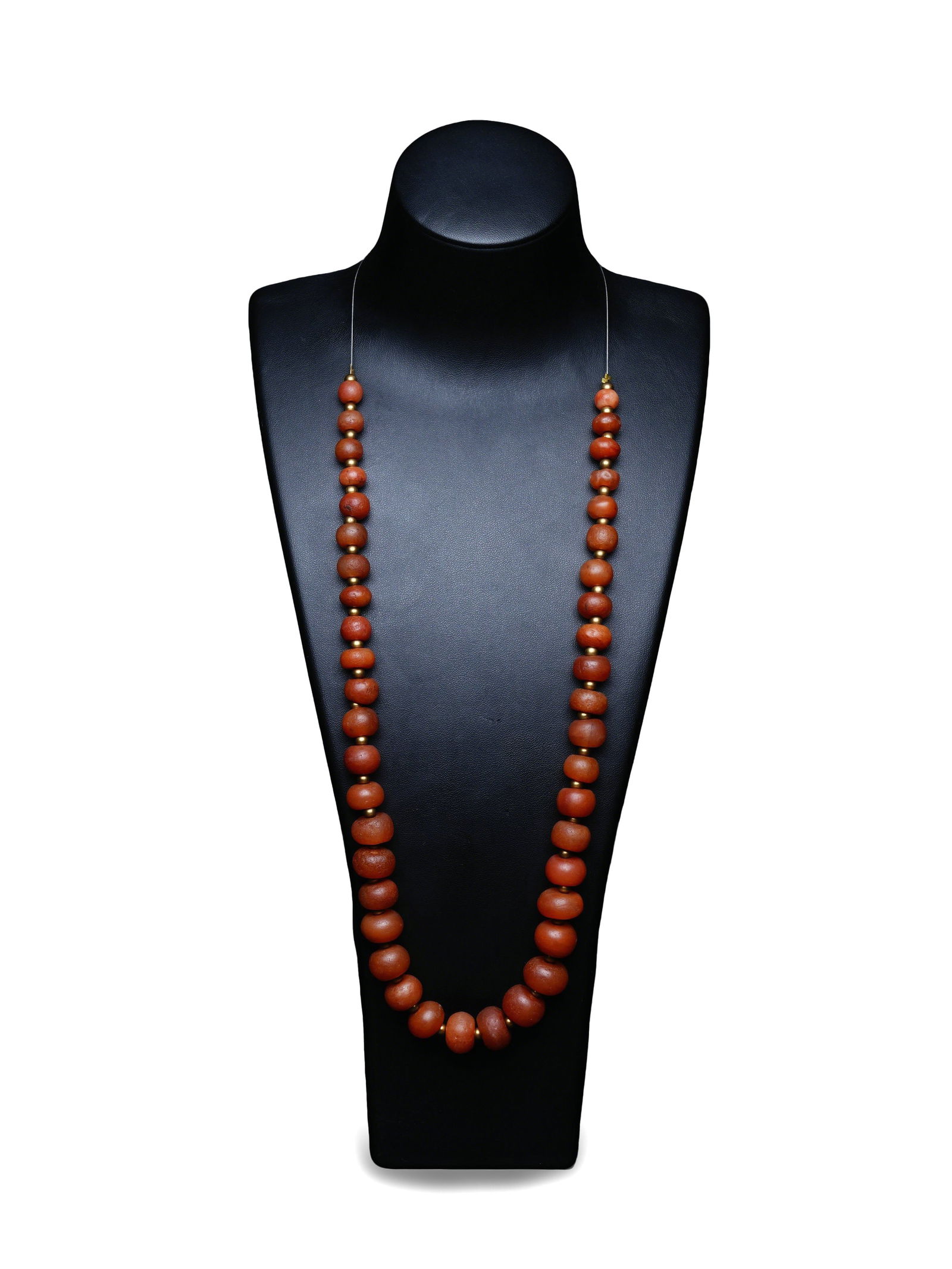 A set of thousand-year-old agate beads: L :26.5cm 43pcs,Each bead varies in size, with a total length of 52cm and a weight of 131g.