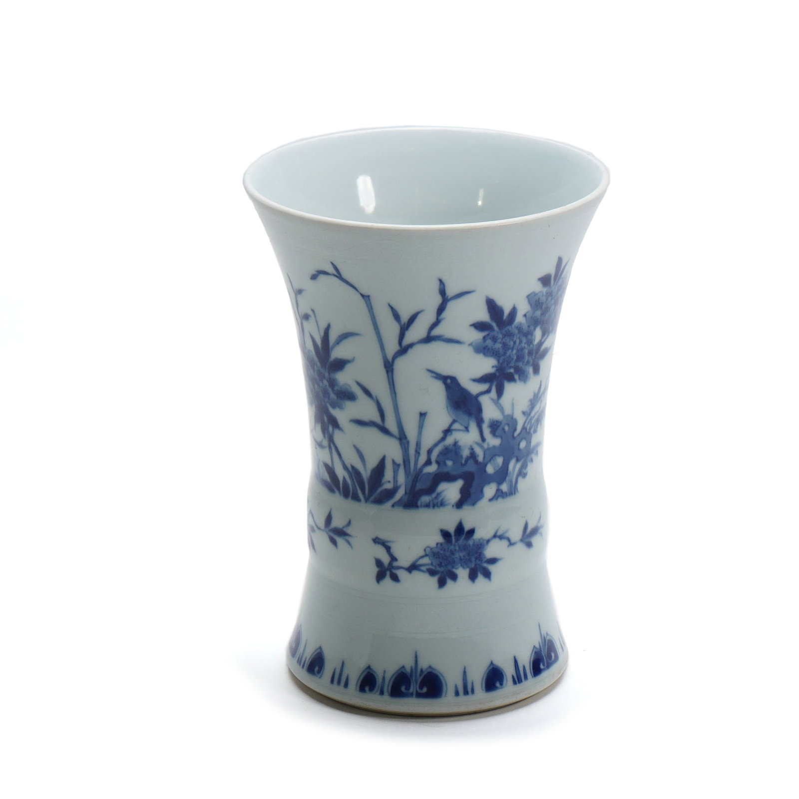 Blue-and-White Flower Vase (Huagu) with Bird-and-Flower Pattern: H :20cm W :14cm This Blue-and-White Flower Vase (Huagu) with Bird-and-Flower Pattern is a fine blue-and-white decorative porcelain piece of the Ming Dynasty. It takes the huagu form with an open mouth