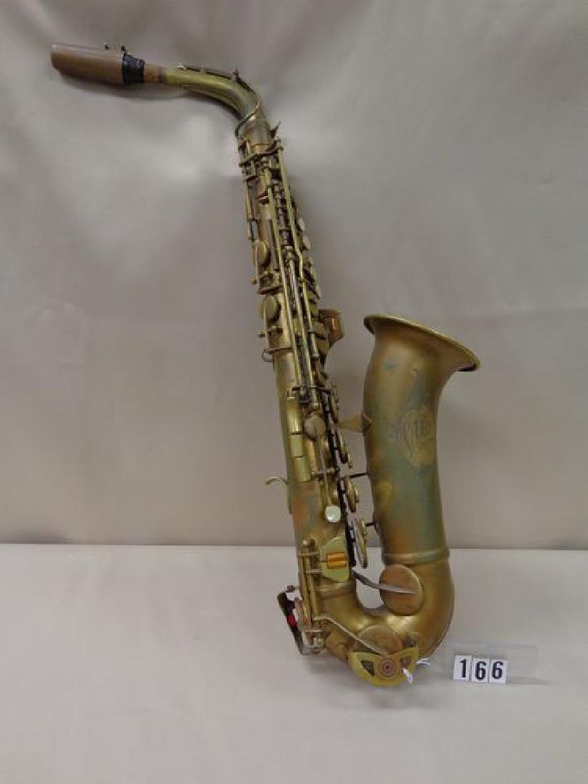 VINTAGE VITO SPECIAL SAXAPHONE #1526 WITH MOTHER OF (1 of 6)