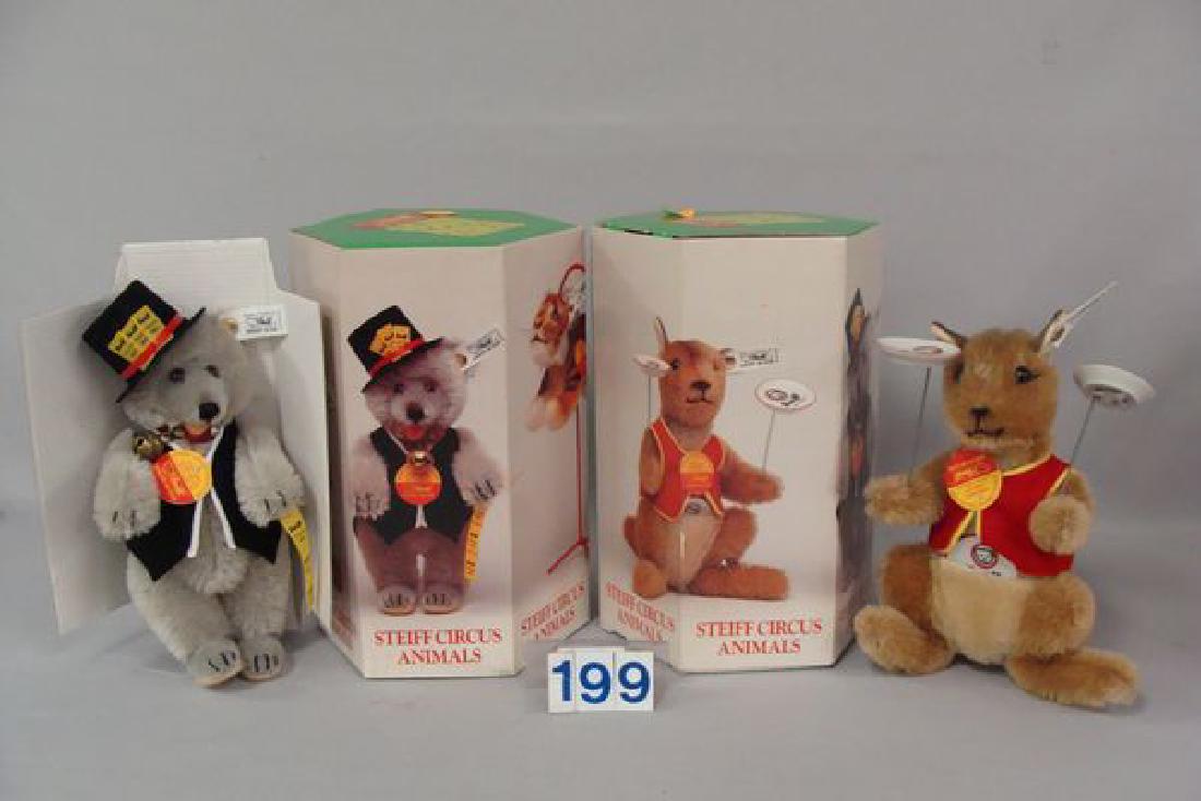 STEIFF G.A.O.T. CIRCUS: KANGAROO JUGGLER (1 of 4)