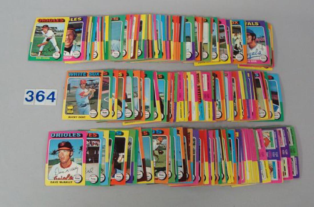 BOX WITH OVER (250) 1975 TOPPS BASEBALL CARDS, MIXED (1 of 3)