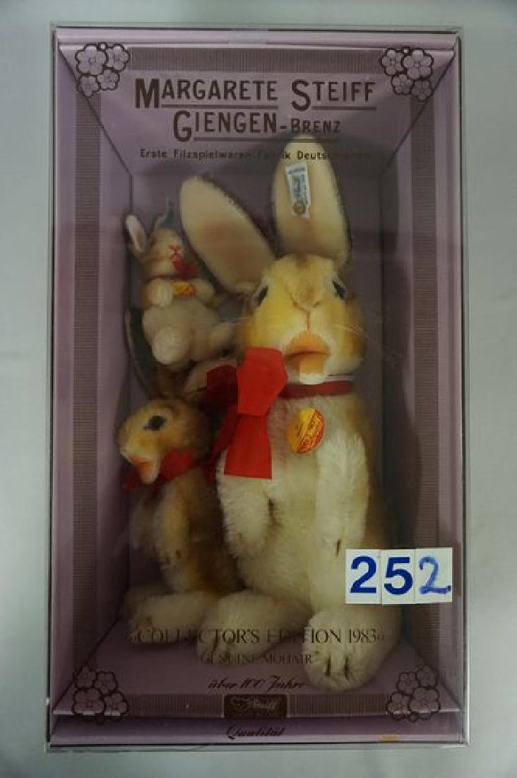 STEIFF COLLECTORS' EDITION 1983 THREE PIECE 'MANNI' (1 of 2)