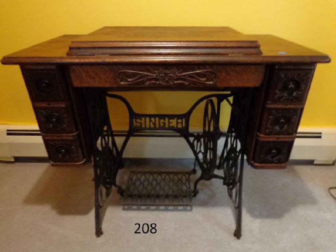 ANTIQUE OAK SINGER TREADLE SEWING MACHINE, (1 of 1)