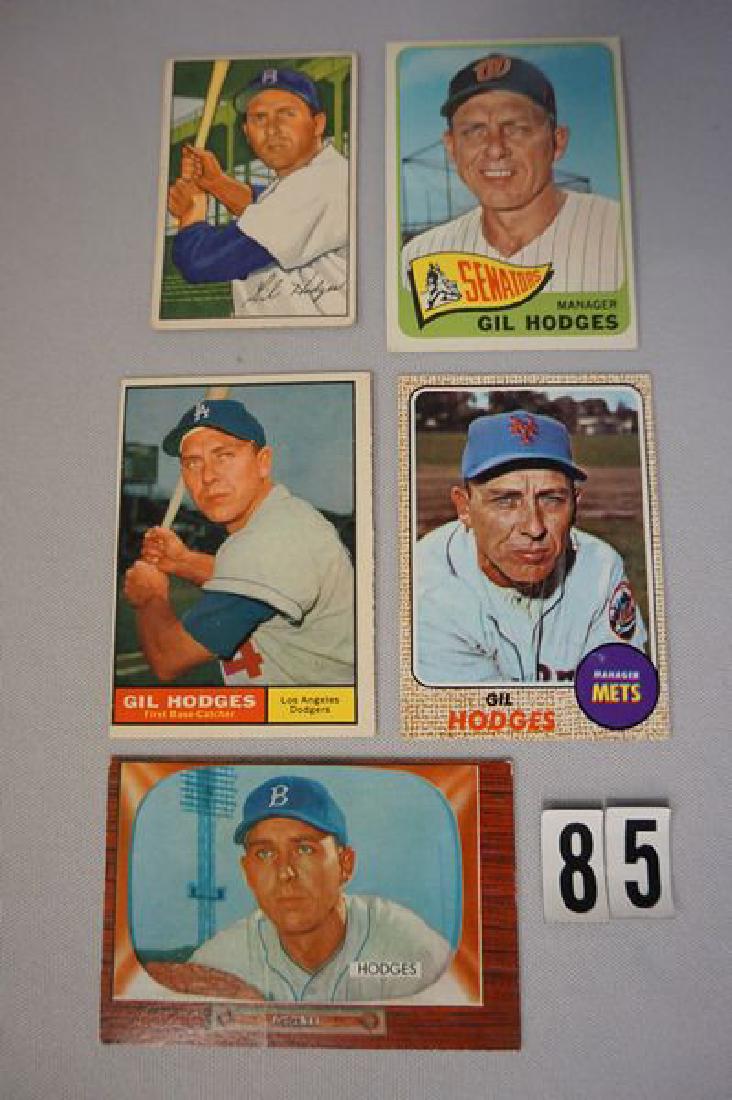 (5) GIL HODGES BASEBALL CARDS: (1 of 2)