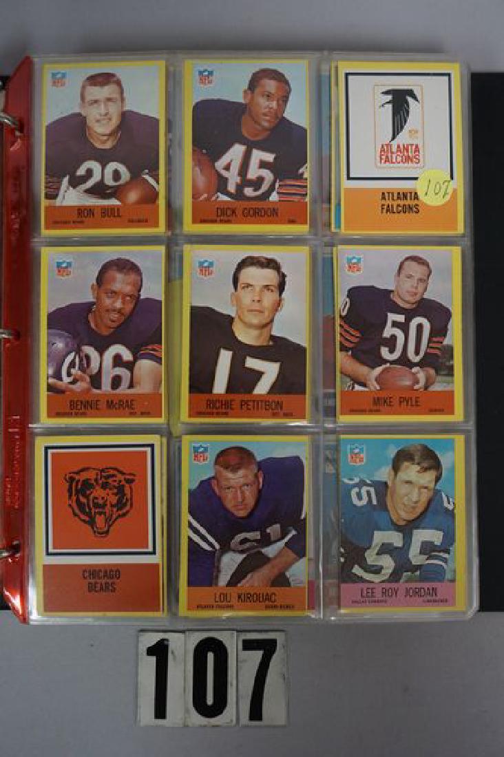 ALBUM WITH (400+) FOOTBALL CARDS (1 of 10)