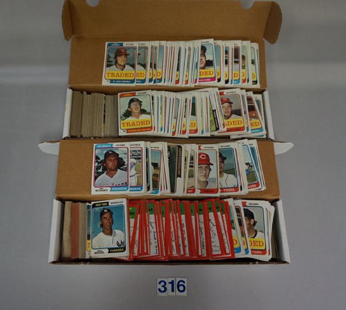 BOX WITH (APPROX. 700+) 1974 TOPPS BASEBALL (1 of 3)