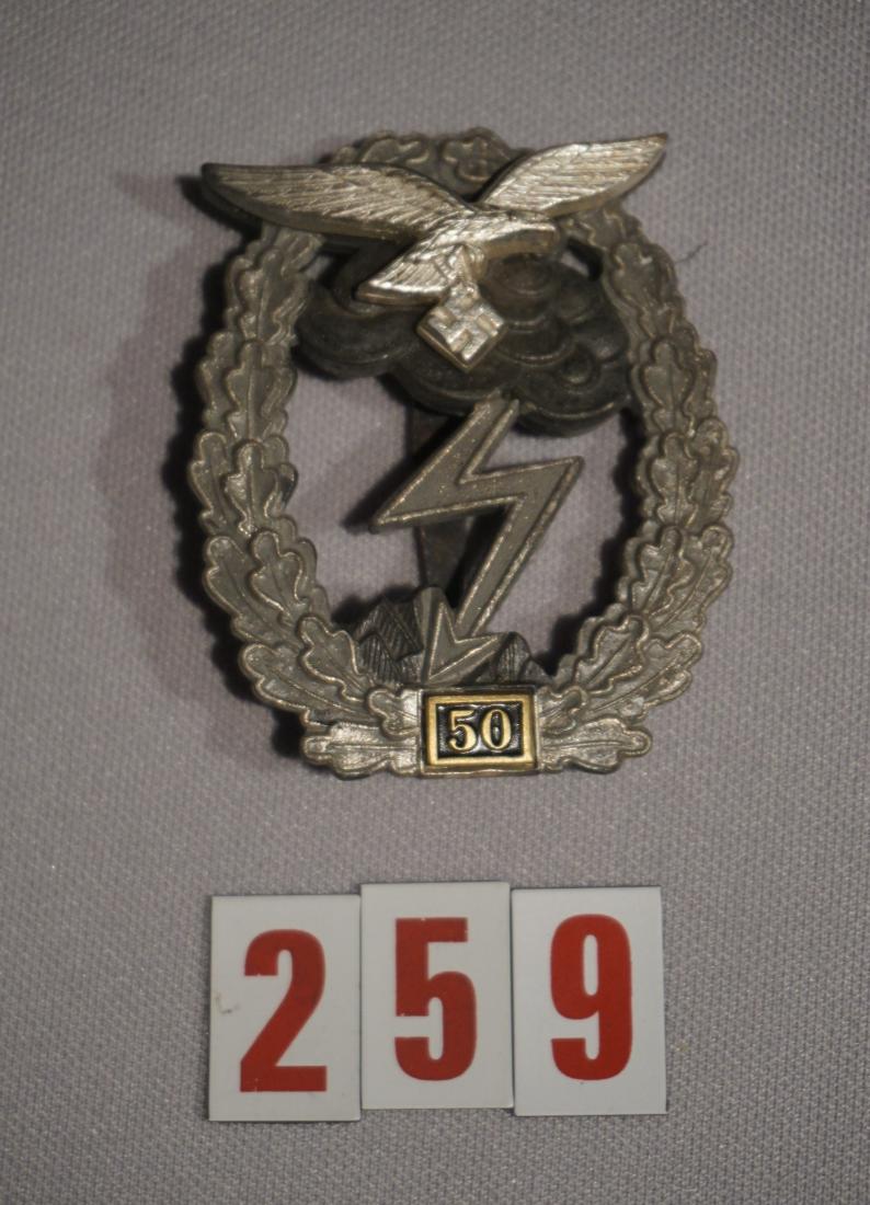 GROUND ASSAULT BADGE (FOR FIFTY ASSULTS) (1 of 3)