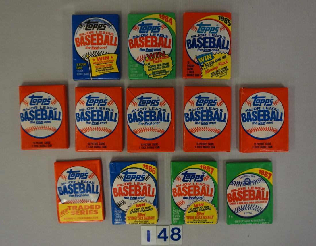 (12) UNOPENED TOPPS BASEBALL WAX PACKS: (1 of 7)