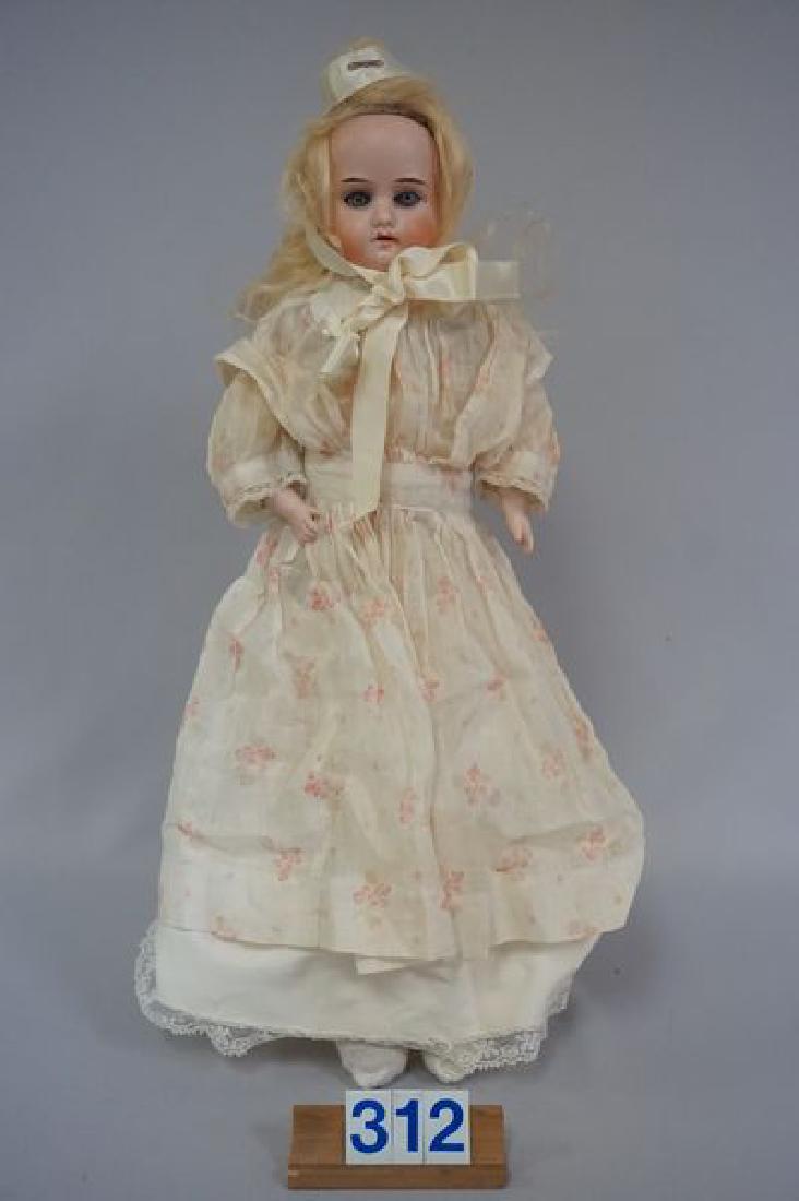 AM 18 INCH BISQUE SHOULDER HEAD MABEL (1 of 5)