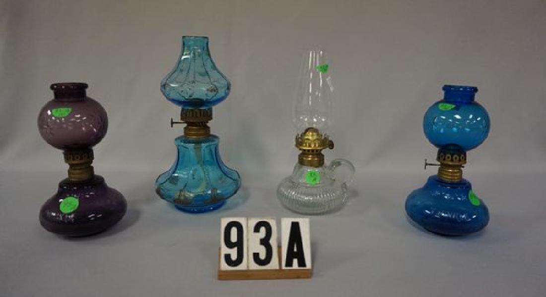 CLEAR GLASS FINGER-HELD NIGHT LAMP (1 of 3)