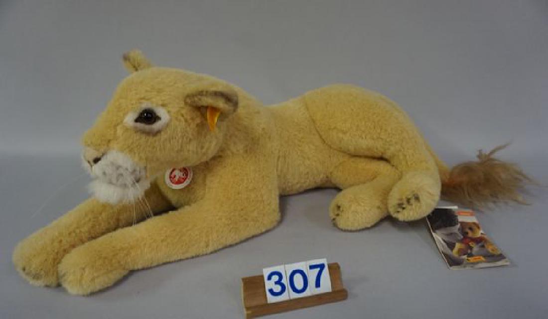 STEIFF LION 'LEO' (1 of 4)