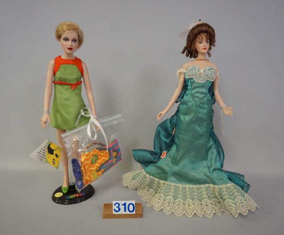 (2 PIECES) FRANKLIN MINT VINYL COLLECTOR DOLLS: (1 of 7)