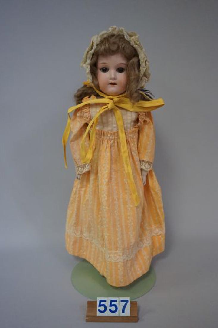 AM 370 BISQUE SHOULDER HEAD GIRL (1 of 4)