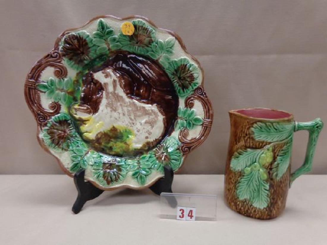 MAJOLICA SCALLOPED EDGE 'DOG & DOG HOUSE' (1 of 4)