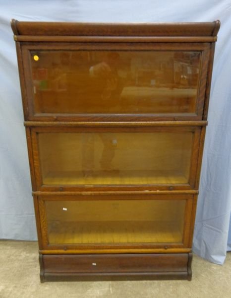 OAK THREE SECTION  BARRISTER BOOKCASE: (1 of 2)