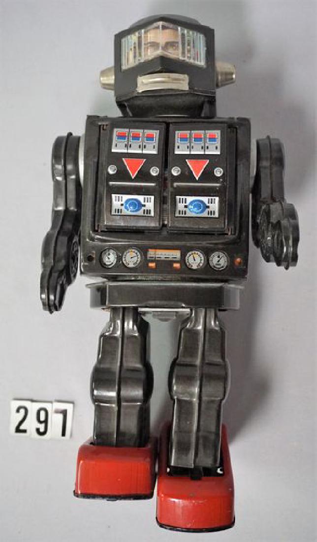 HORIKAWA ASTRONAUT BATTERY OPERATED: ROBOT, VINTAGE TIN LITHO ROBOT THAT IS COMPLETE & IN VERY GOOD CONDITION WITH MINIMAL WEAR, HOWEVER IT IS PRESENTLY NOT IN WORKING ORDER & NOTE FROM PREVIOUS OWNER STATES THAT IT HAS A BAD CONNECTION,