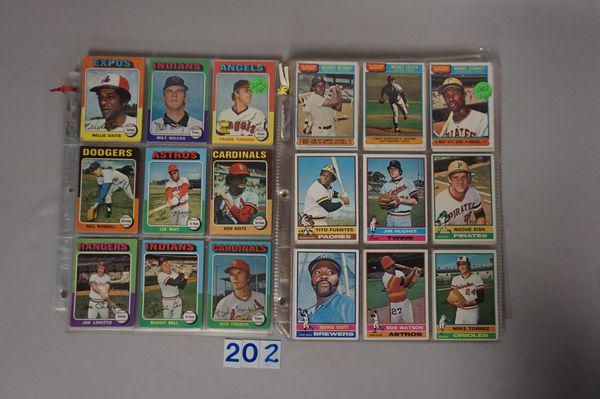 (137) 1975 TOPPS BB CARDS IN SHEETS, (1 of 5)