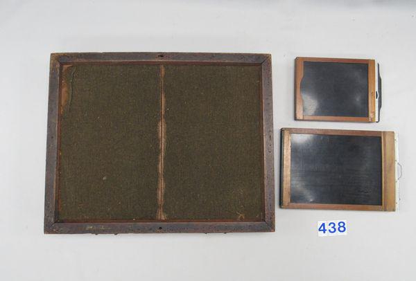 VINTAGE 11 X 14 CONTACT PRINTING FRAME:: USED IN PRINTING PHOTOGRAPHS WITHOUT ENLARGEMENT. ALSO INCLUDES AN ANTIQUE 4 X 5 FILM HOLDER & AN ANTIQUE 5 X 7 FILM HOLDER, MARKED GRAFLEX. - G