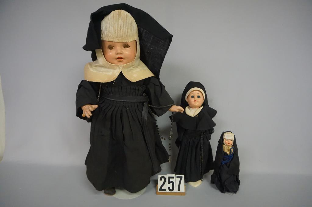 (3 PCS.) NUNS IN ORIGINAL HABIT ATTIRE:: 21 IN. ALL COMPO, PINKY FINGER ON RIGHT HAND IS BROKEN OFF & 7 IN. & 12 IN. HARD PLASTIC - FAIR TO GOOD
