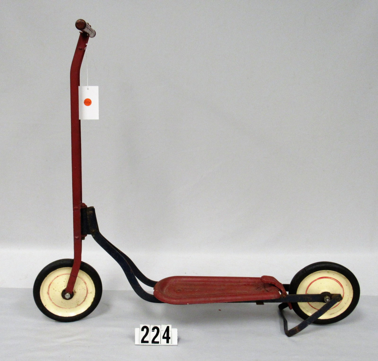 VINTAGE 2 WHEEL SCOOTER:: UNSIGNED, NORMAL WEAR