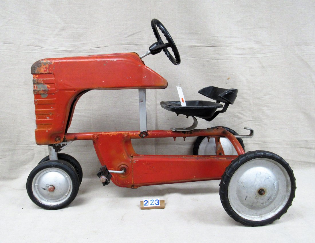 VINTAGE PEDAL TRACTOR:: UNSIGNED PEDAL FARM TRACTOR, OVERALL LENGTH 35 IN. - FAIR