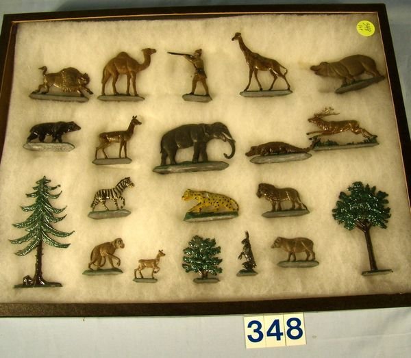 20 PC. TEDDY ROOSEVELT LEAD FIGURE SET W/ GLASS TO