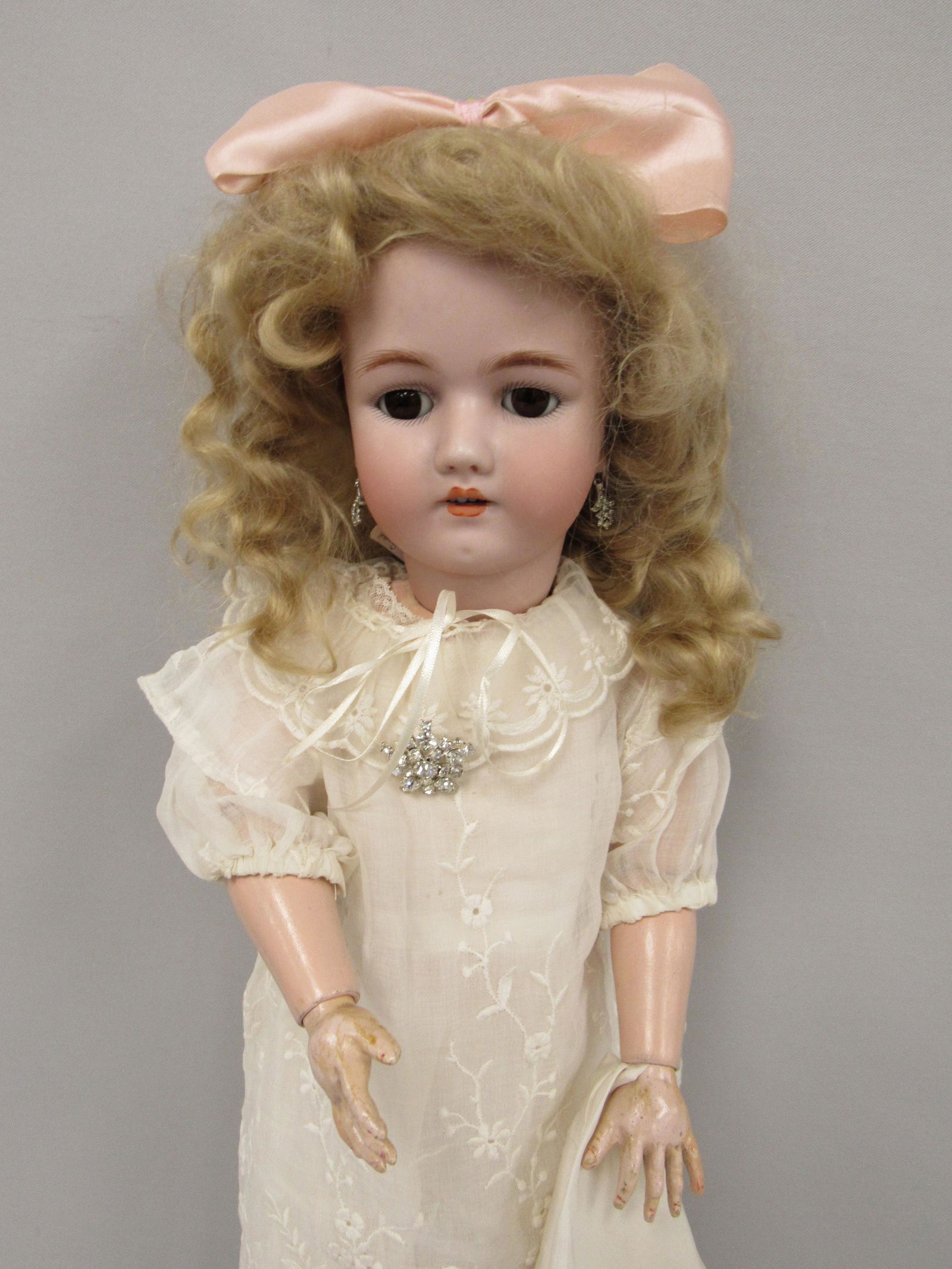 ANTIQUE 24 IN. BISQUE SOCKET HEAD CHILD: (1 of 8)