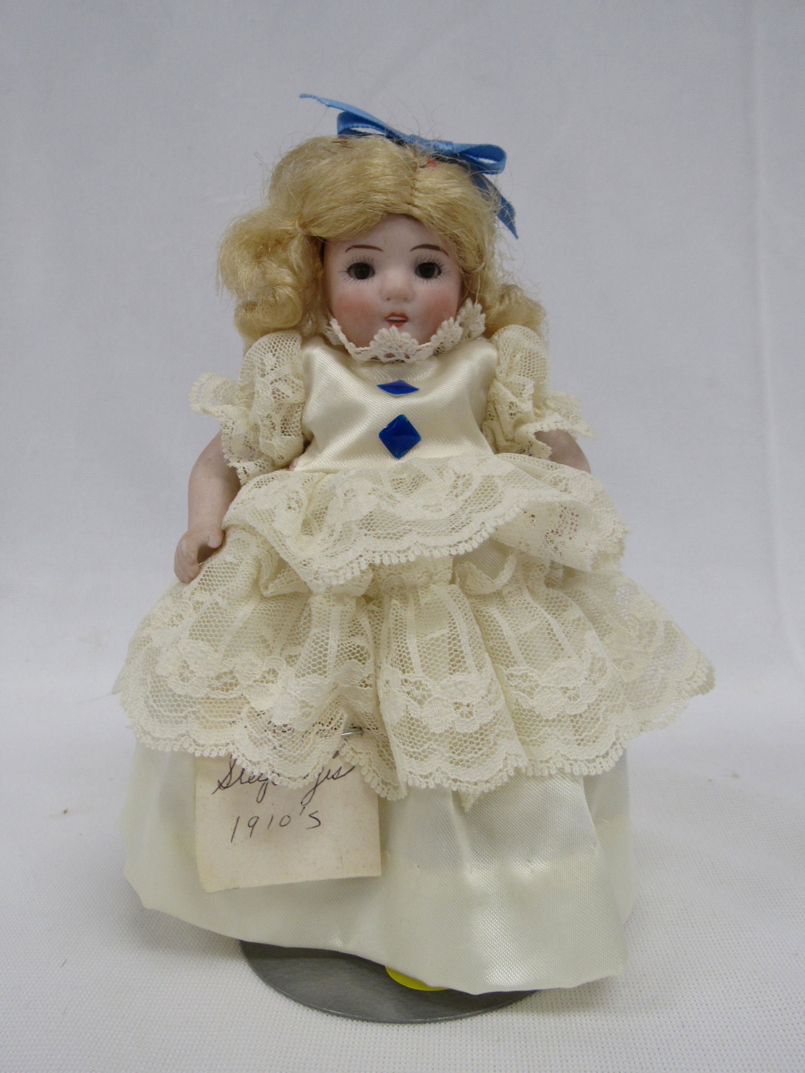 ALL BISQUE 6 IN. GIRL WITH SLEEP EYES:: PAINTED SHOES/SOCKS - VG