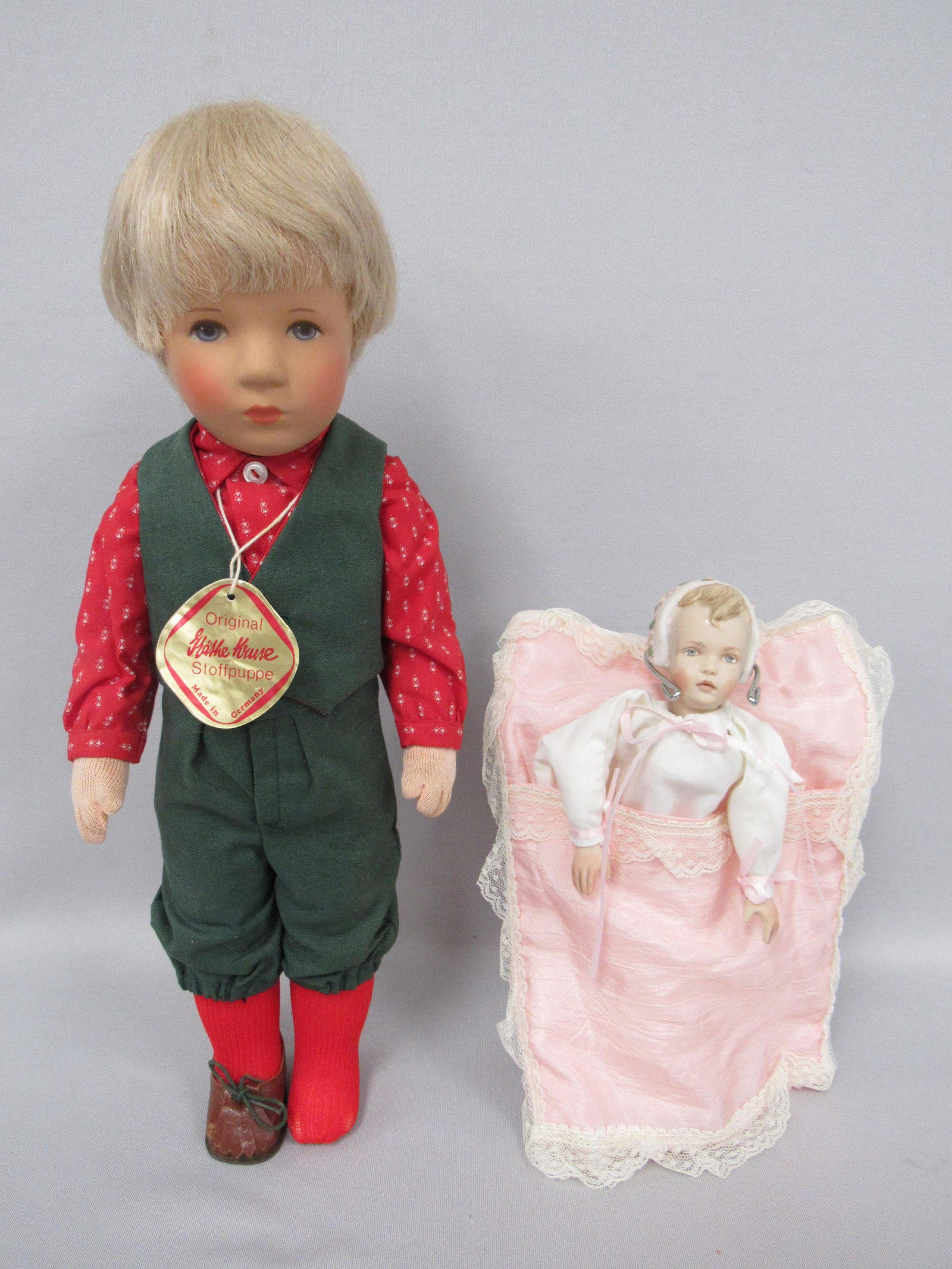 2 PCS. DOLL LOT: (1 of 8)