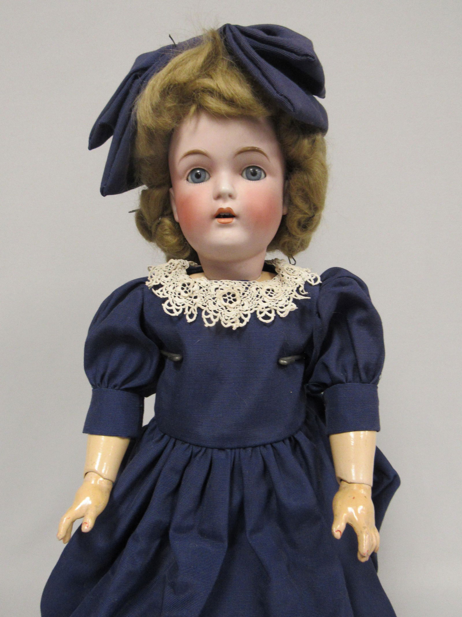 KESTNER 19 IN. BISQUE SOCKET HEAD: (1 of 10)