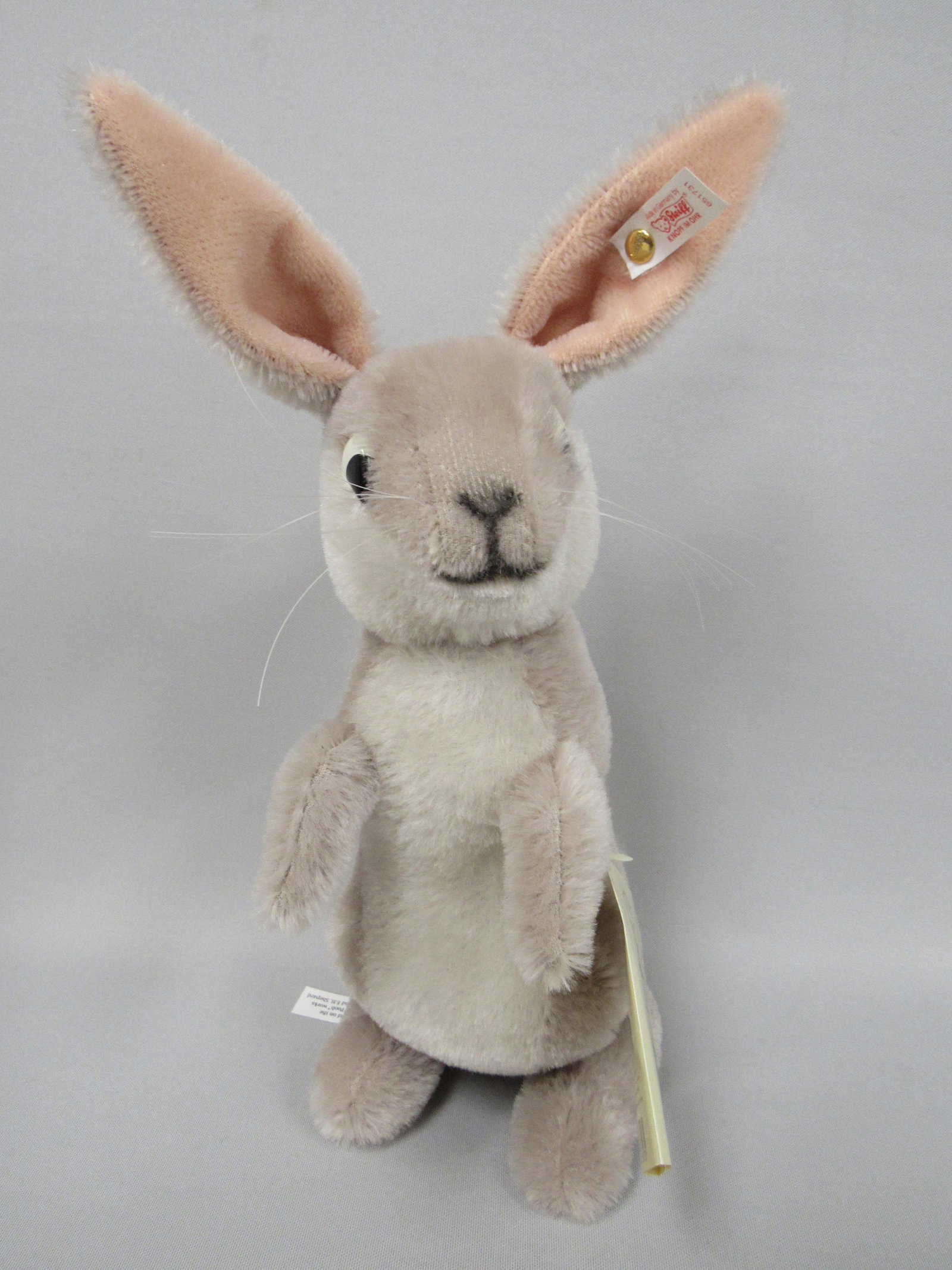 STEIFF WINNIE-THE-POOH "RABBIT":: WHITE EAR TAG, L. EDITION #118/5,000, NO C.O.A. HAS HANG TAG