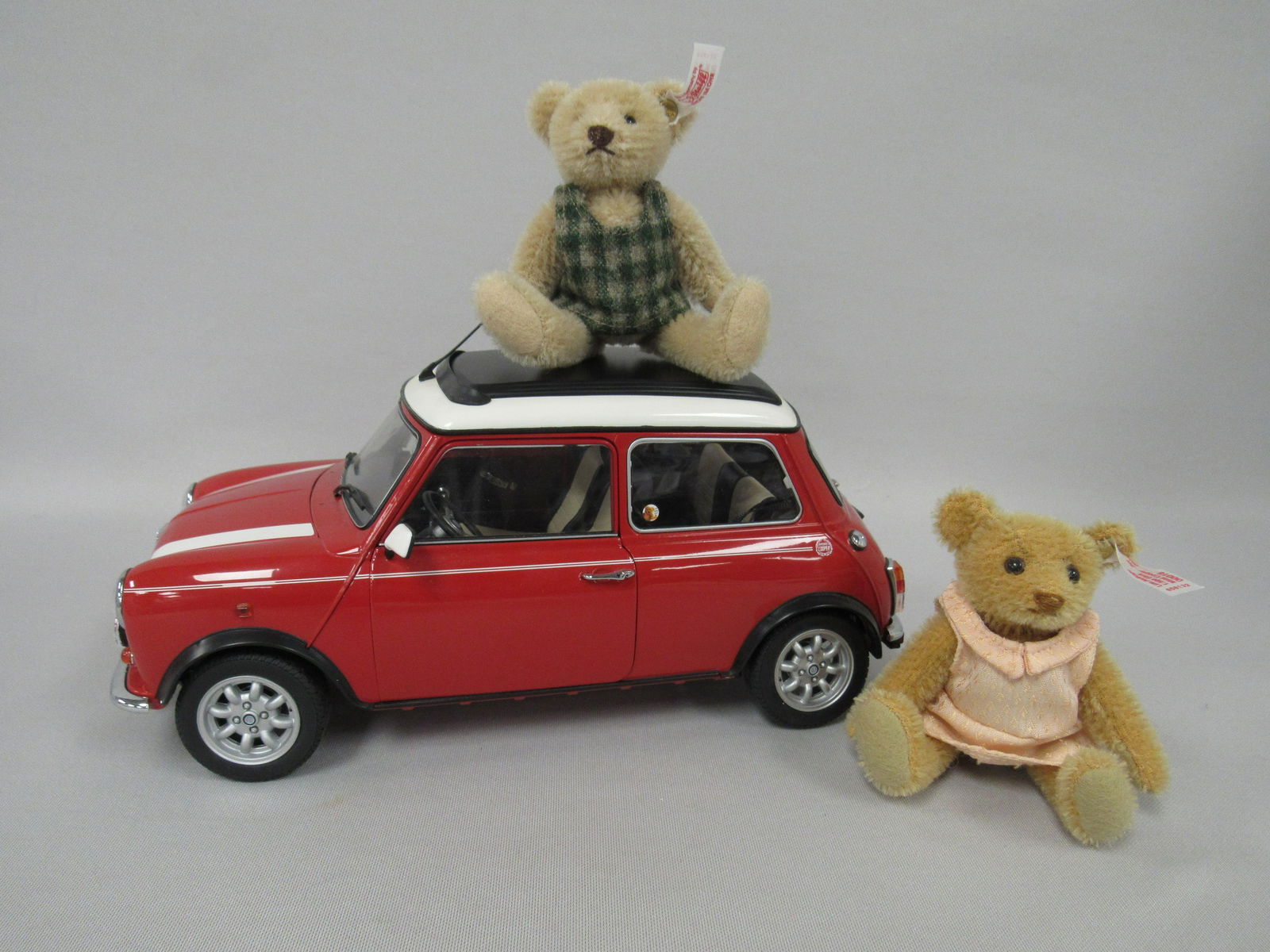 STEIFF MINI COOPER SET: (1 of 20)