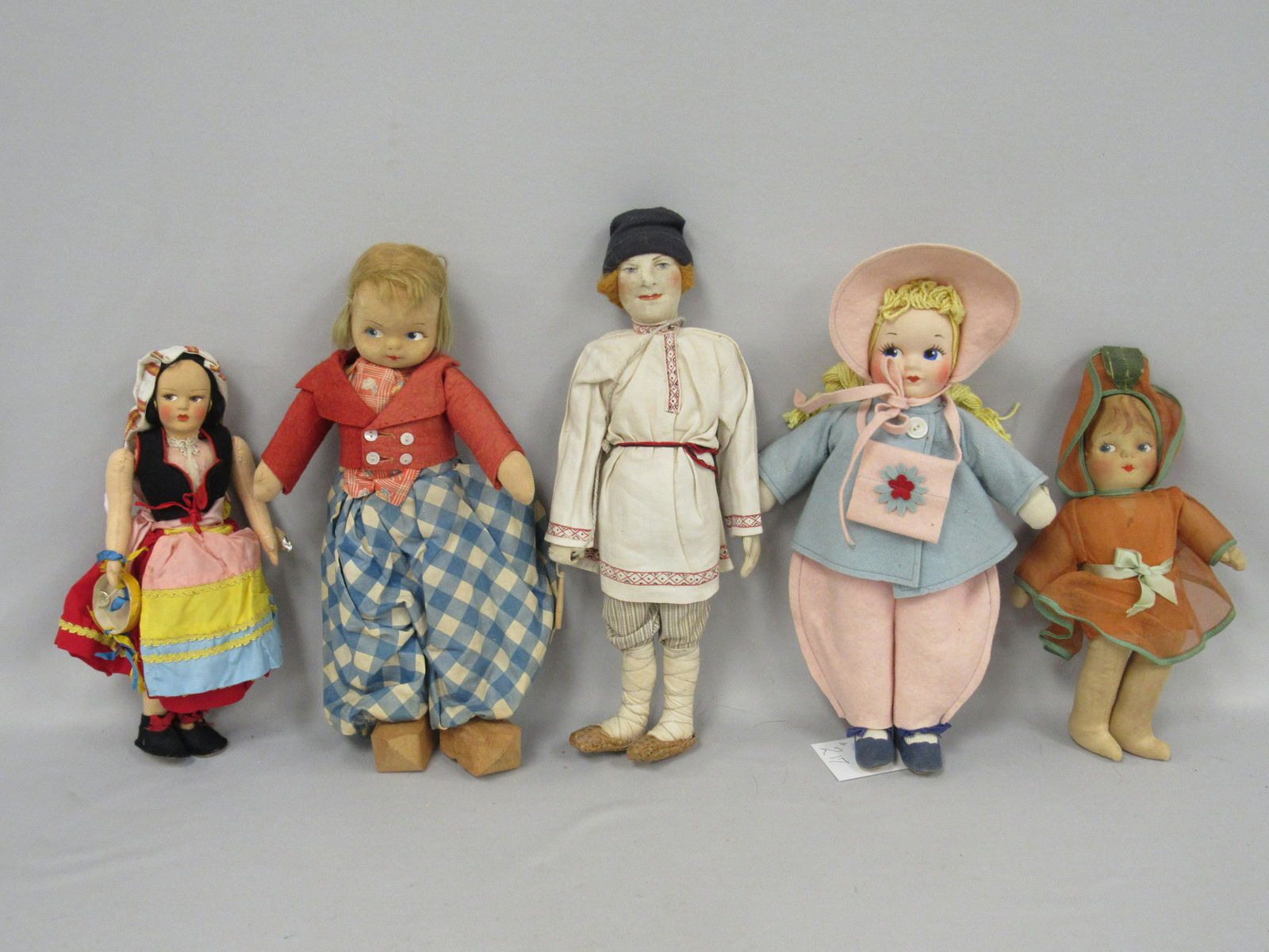 5 PCS. ALL CLOTH DOLL CHARACTERS: (1 of 7)