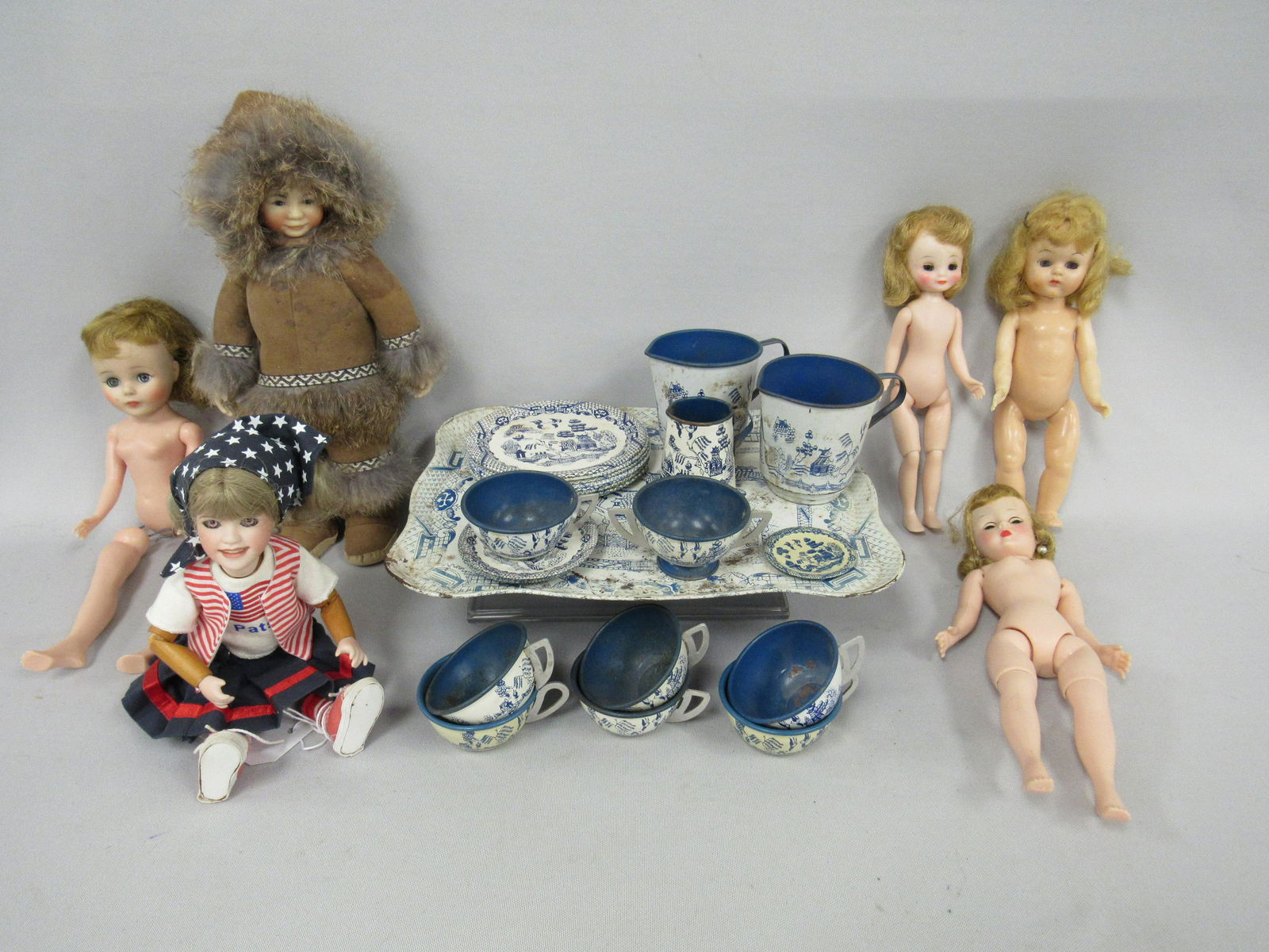 4 H.PERA DOLLS - 2 MODERN - METAL CHILDS TEASETS: (1 of 6)