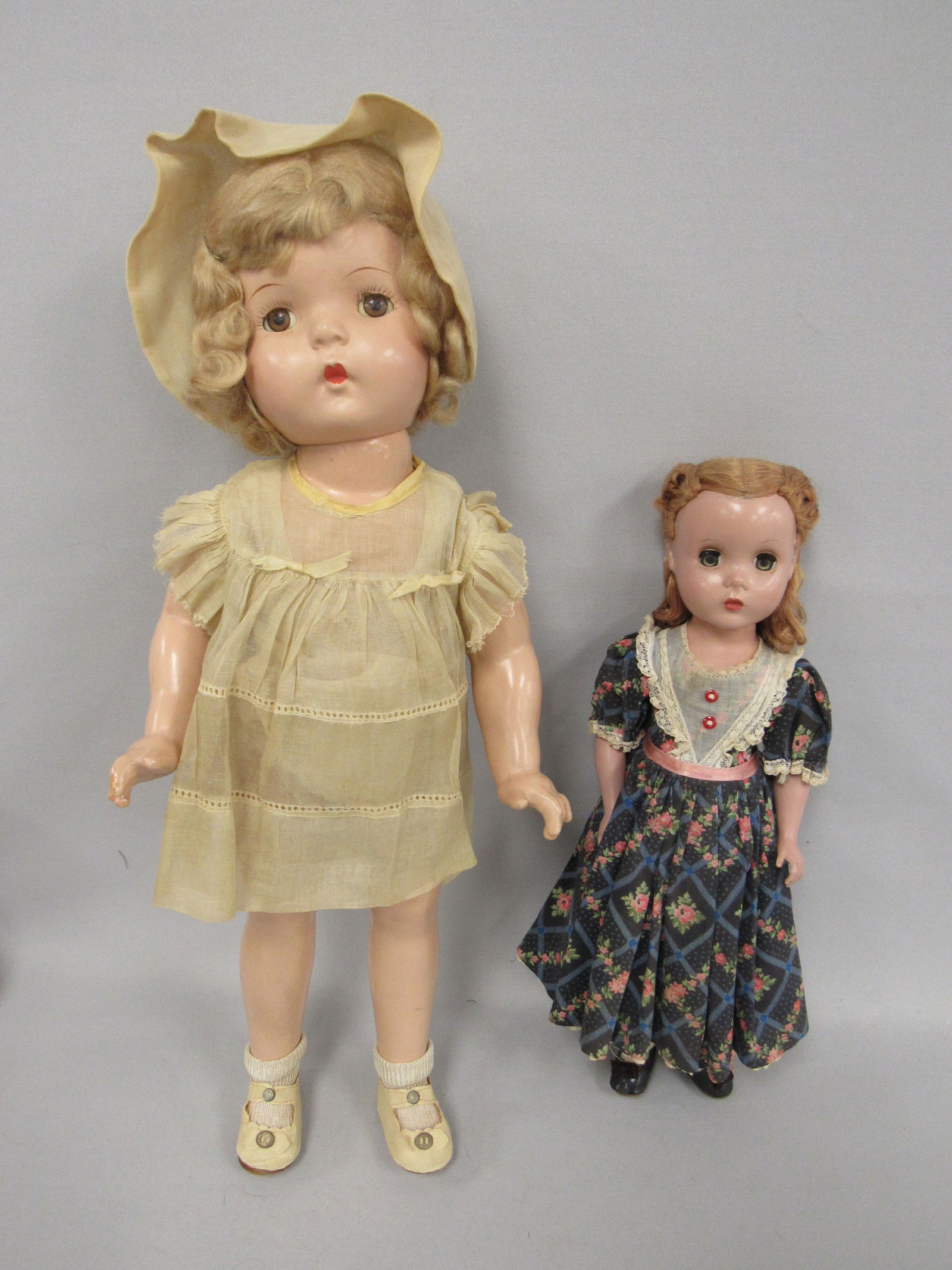 2 MADAME ALEXANDER GIRLS: (1 of 9)