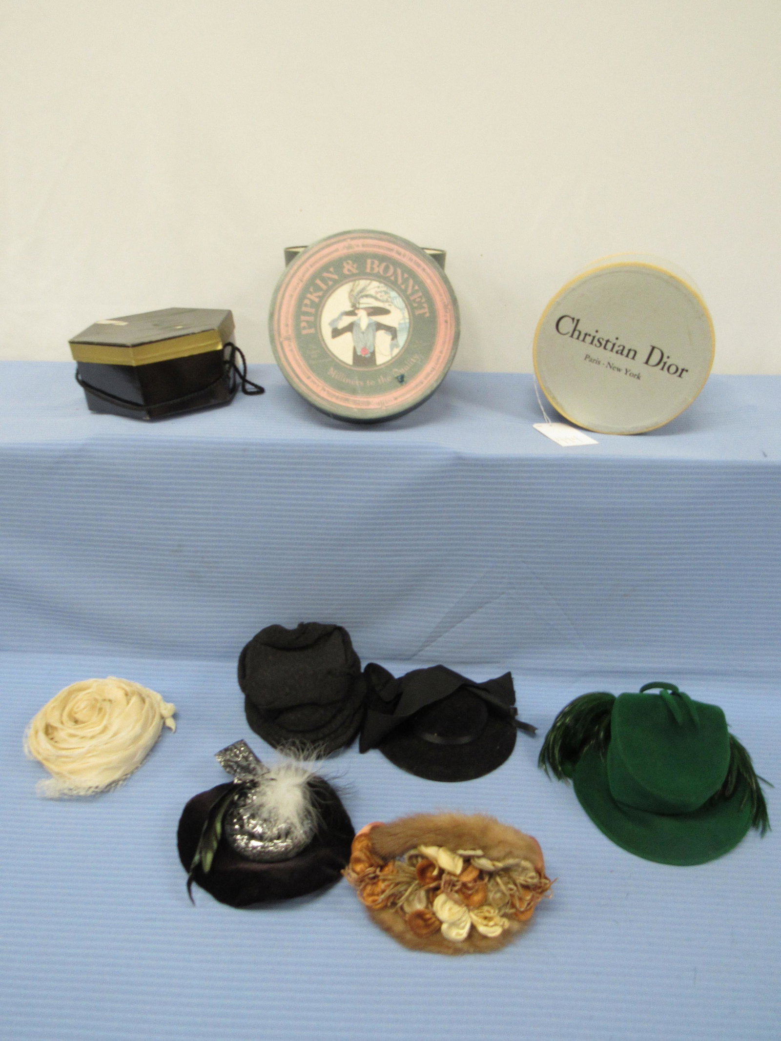 3 VINTAGE HAT BOXES WITH HATS: (1 of 8)