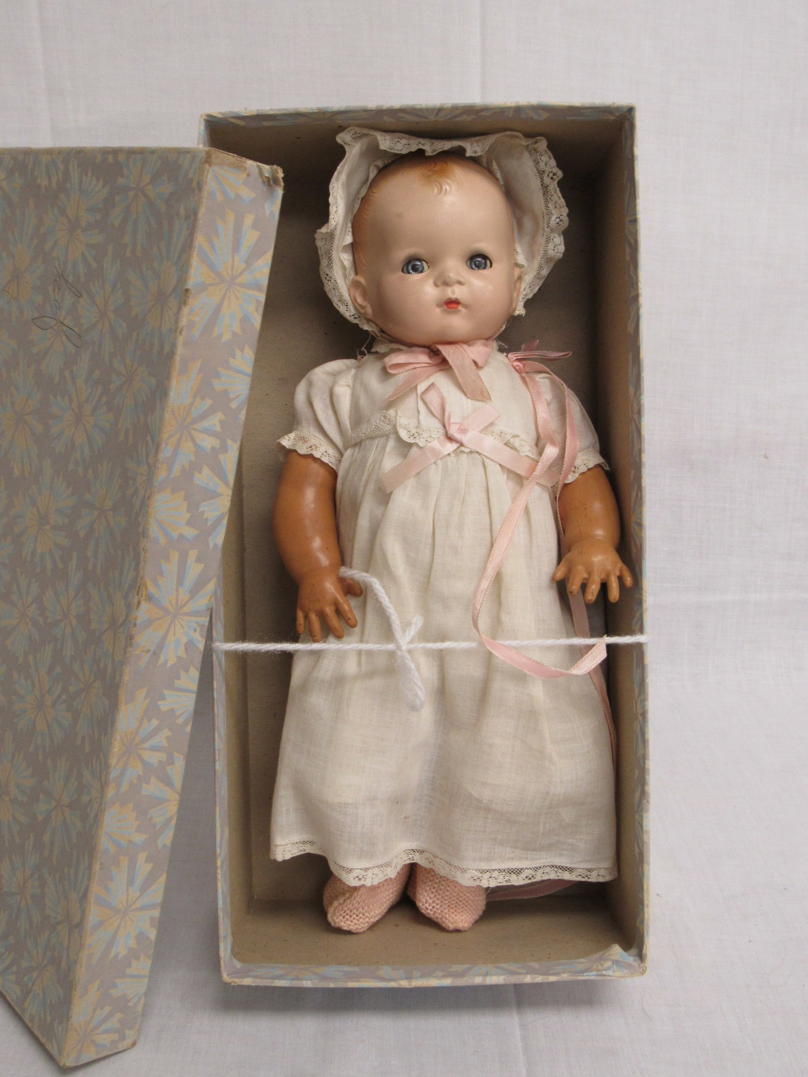 MAGIC SKIN BABY ALL ORIGINAL WITH BOX:: H.P. HEAD, LIGHT SCUFFS. MAGIC BODY NEEDS CLEANING BUT IS NOT DETERIORATING - GOOD, BOX IS CLEAN WITH LITTLE STRESS AT ONE CORNER