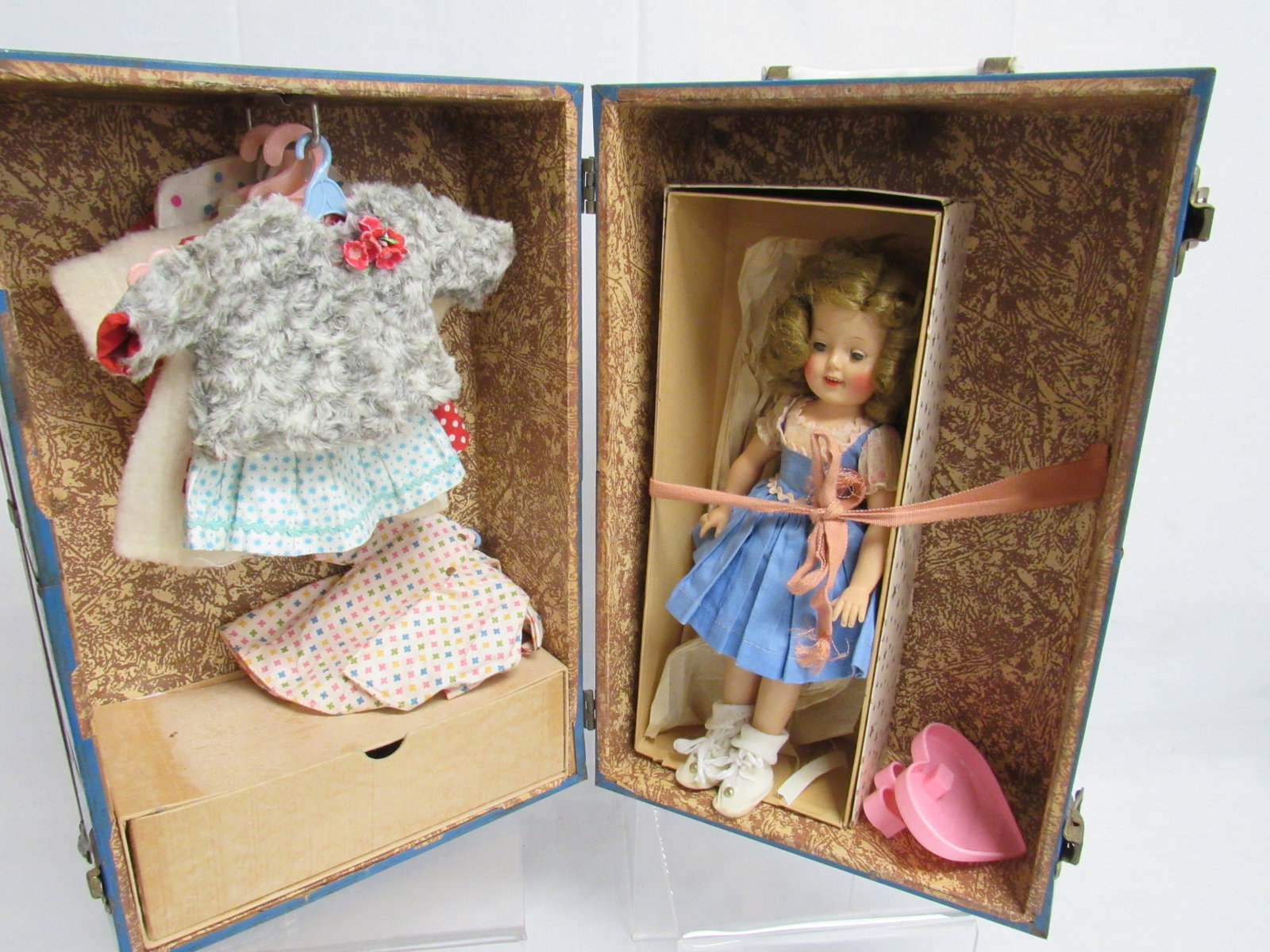 IDEAL "SHIRLEY TEMPLE" 12 IN. 1958:: WITH BOX & (4) TAGGED OUTFITS IN TRUNK. ALL CLEAN AS FOUND - VG