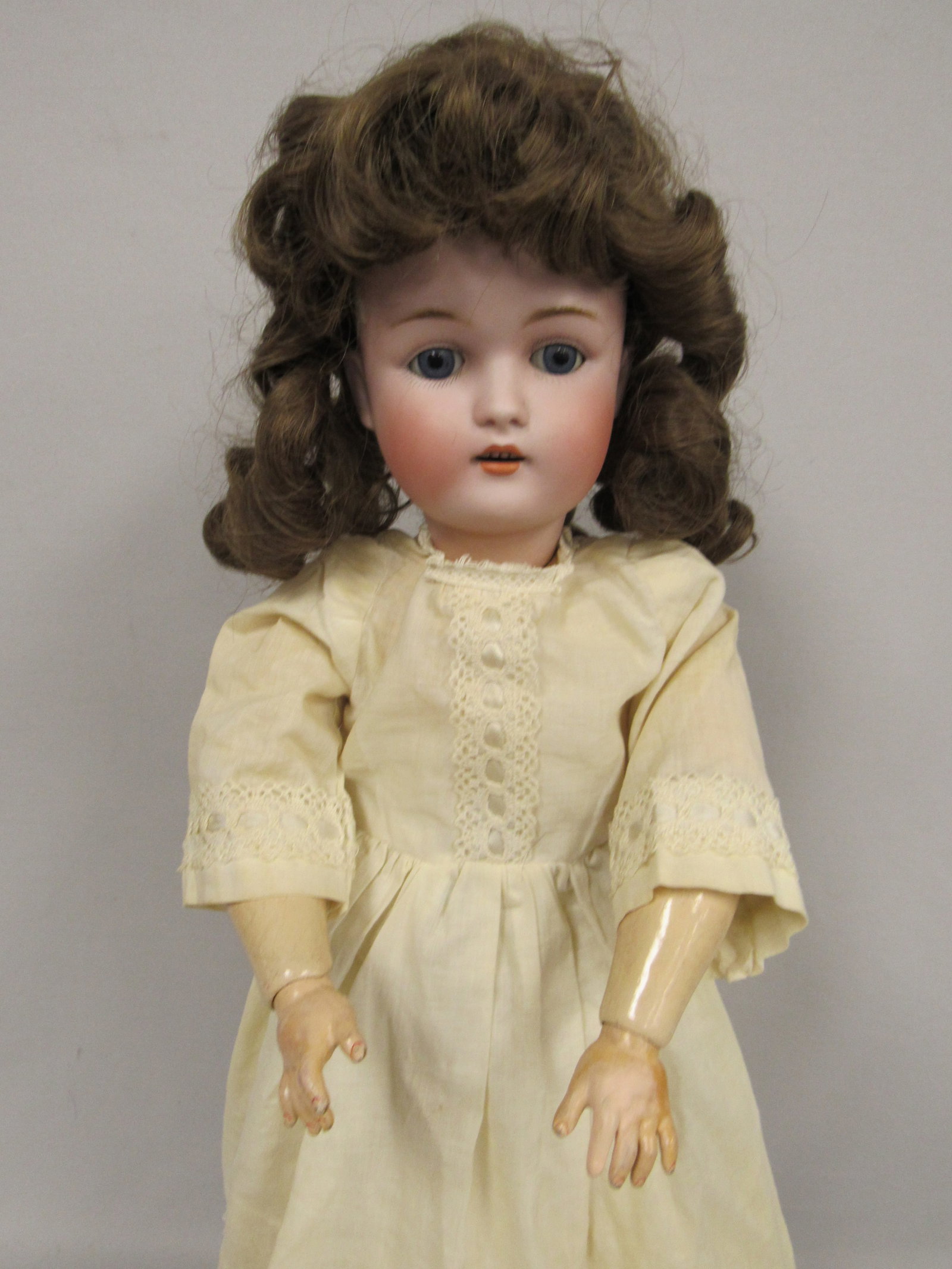 BISQUE SOCKET HEAD FREE OF DAMAGE: (1 of 7)