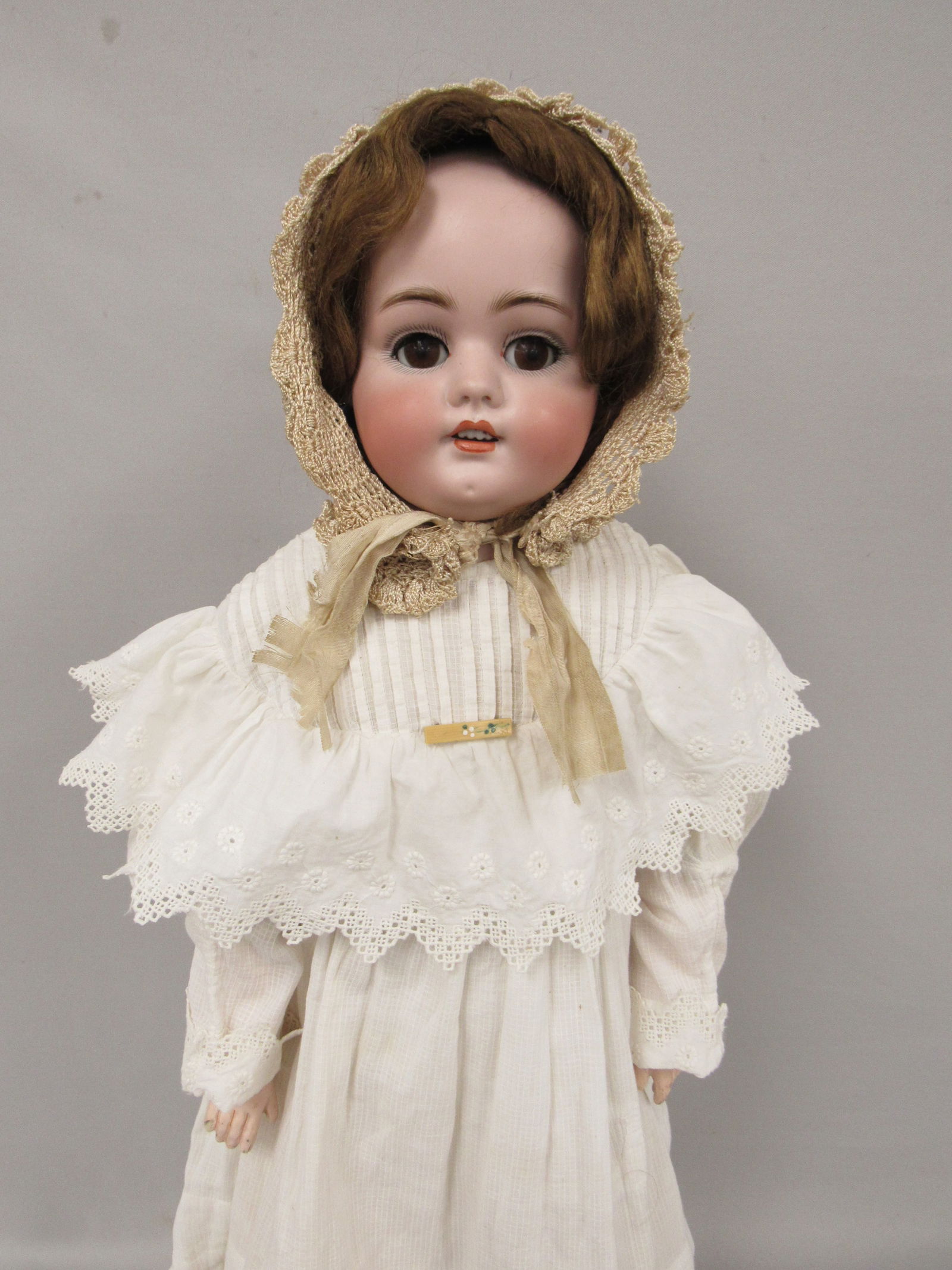 28 IN. SIMON HALBIG 1080 BISQUE: (1 of 10)