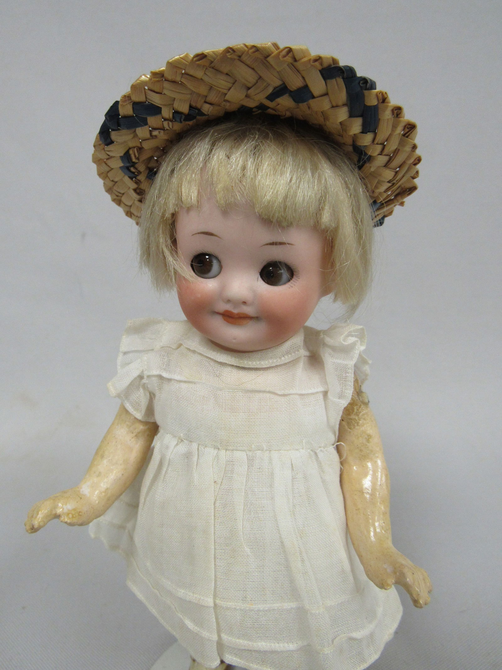 6 1/2 IN. A. M. 323 GOOGLY GIRL: (1 of 12)