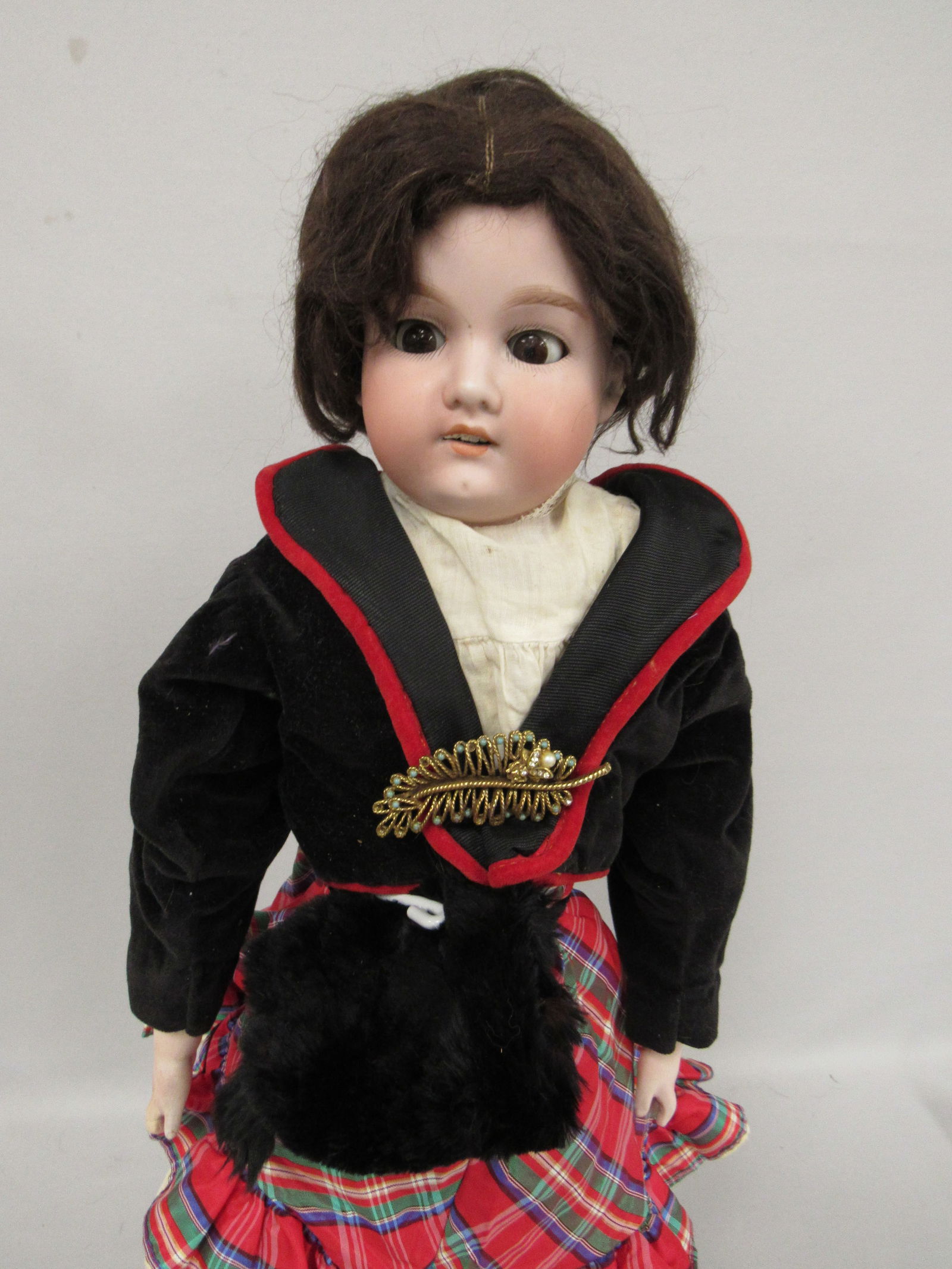 ARMAND MARSEILLE 23 IN.:: MARKED X 370 AM-4-DEP BISQUE SHOULDERPLATE DAMAGE FREE. SLEEP EYES, OM. KID BODY JOINTED SHOULDERS, ELBOWS, HIPS & KNEES. LOWER BISQUE ARMS FINGER REPAIR BOTH HANDS- CLOTH FOOT REPAIRED - GOOD